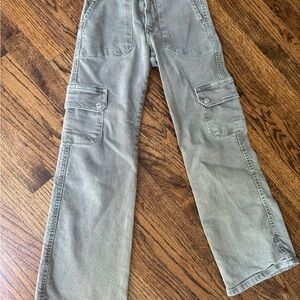 Zara Gray Green Cargo Pants with a relaxed fit